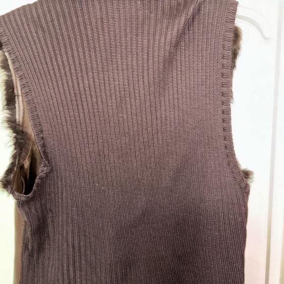 Women genuine, leather, and fur trim vest - Picture 2 of 5